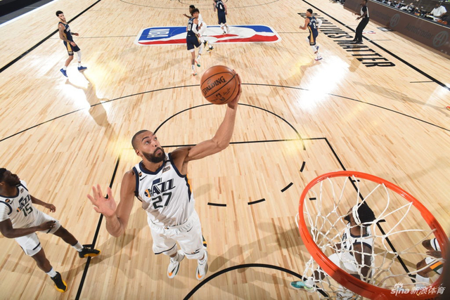 对方明星四 对方明星四