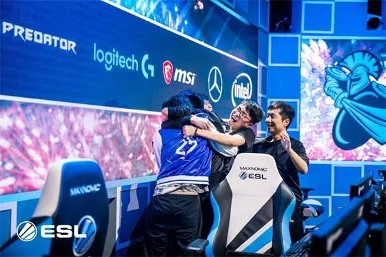 体育新闻的 体育新闻的